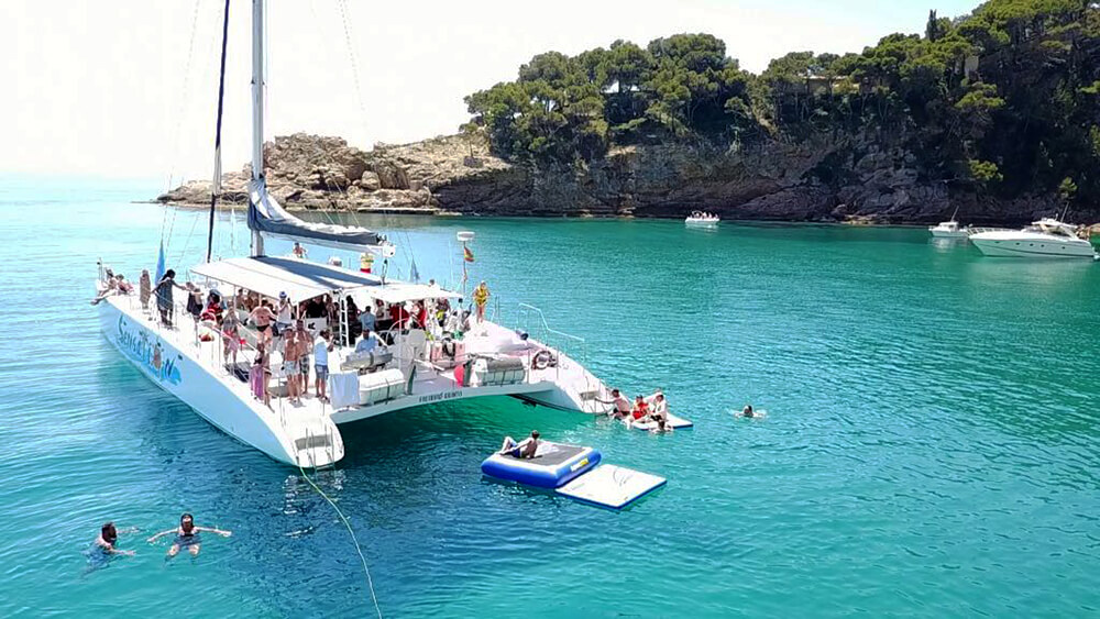 CATAMARAN